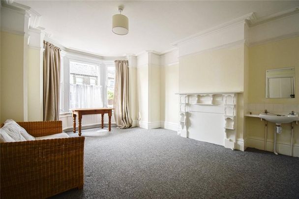 6 bedroom terraced house to rent - Photo 1