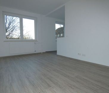 *** Charmante 2-Zi.-Whg. mit Loggia in grüner Lage! *** - Photo 1