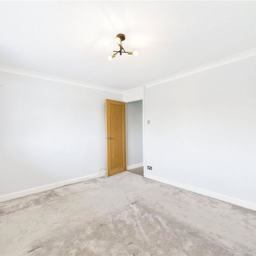 Warley Rise, Tilehurst, Reading, Berkshire, RG31 - Photo 1