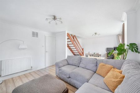 3 bedroom end of terrace house to rent - Photo 5