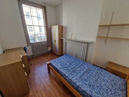 5 Bed Student Accommodation - Photo 3