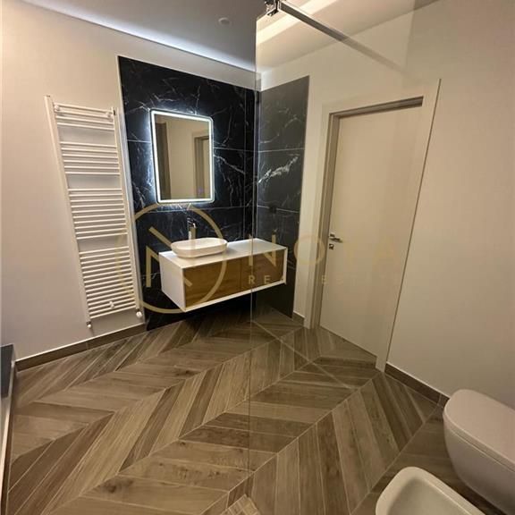 Vila de LUX cu 7 camere Iancu Nicolae Pipera - Photo 1