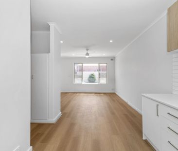 Stylish city to sea living - Photo 2