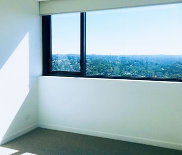 Luxury 1 Bed+Big Study Apartment in Epping reach everything - Photo 1