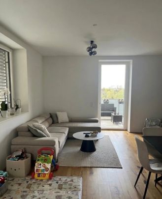hochwertig ausgestattete 3-Zimmer-Wohnung mit möblierter Küche und großzügigem Balkon - Photo 1