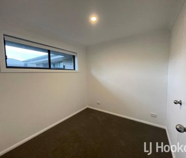 Modern, Near New Unit – Ross Hill - Photo 1