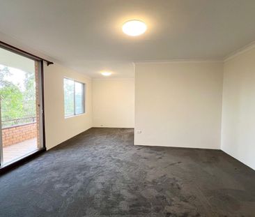 Updated 2 Bedroom unit with Balcony & LUG**1st Open Inspection Wedn... - Photo 3