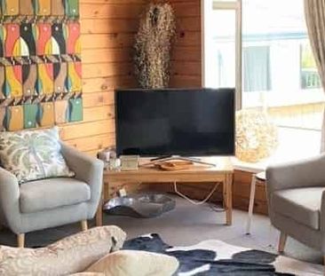 Charming Lockwood Living - Photo 1