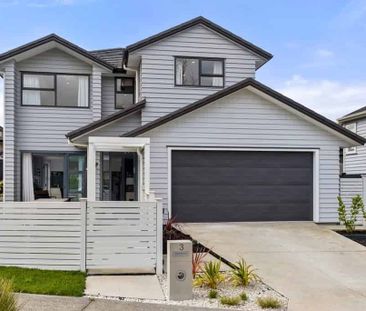 Bright & Modern Family Living in the Heart of Kumeu - Photo 1
