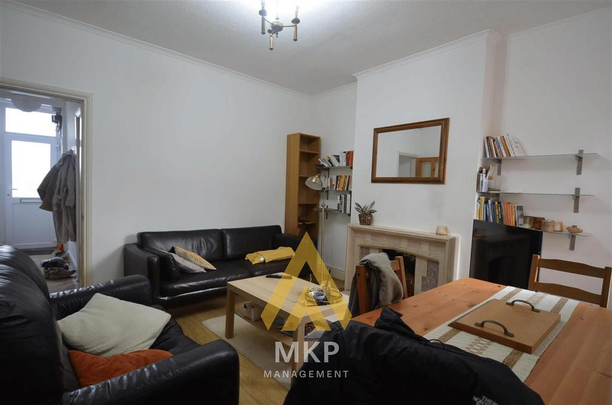 4 bedroom terraced house to rent - Photo 1