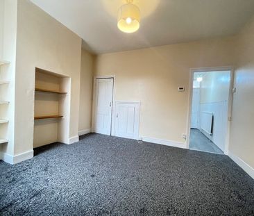3 Bed Terraced House, Hollybush Street, E13 - Photo 3