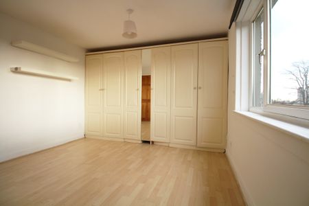 Woodside Crescent, Paisley, Renfrewshire - Photo 4