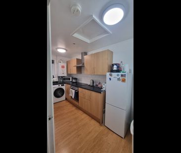2 Bed Flat, St Matthias St, LS4 - Photo 5