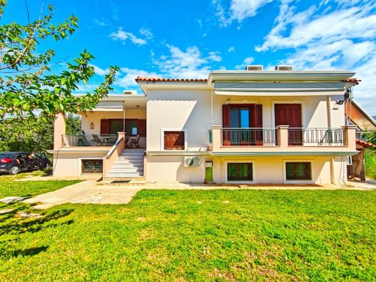 Μονοκατοικία για ενοικίαση Λουτρά Ωραίας Ελένης (Σαρωνικός) - Photo 1
