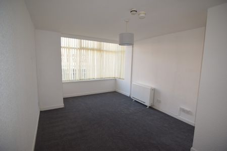 To Let 1 Bed Flat - Photo 5