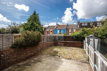 6 bedroom terraced house to rent - Photo 3