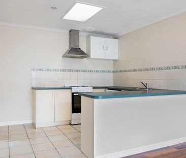 Light-Filled & Low-Maintenance Living in Hoppers Crossing - Photo 4