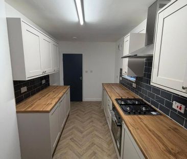 3 bedroom terraced house to rent - Photo 6