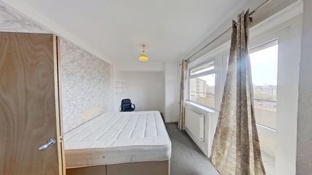 3 bedroom apartment to rent - Photo 5