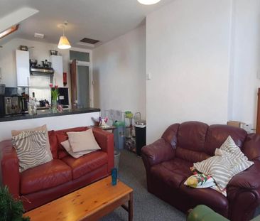 3 bedroom flat to rent - Photo 1