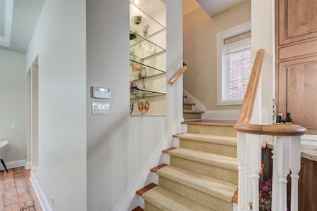 For Lease - 162 Glenvale Boulevard, Toronto, Ontario - Photo 5