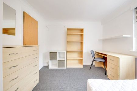 £769 p/w (£3,332 pcm) - Photo 2