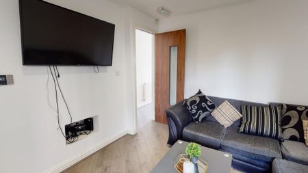 5 bedroom end of terrace house to rent - Photo 3