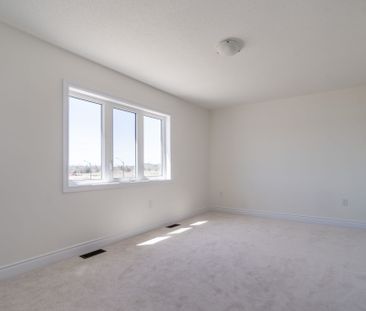 For Lease - 15 Mission Street, Wasaga Beach, Ontario - Photo 2