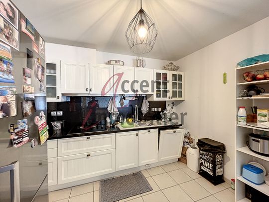 Chateaurenard : Appartement T3 avec garage et parking, - Photo 1