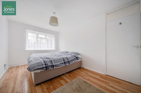 3 bedroom end of terrace house to rent - Photo 4