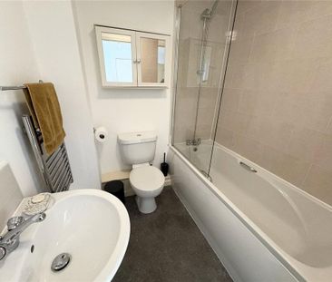 2 bedroom flat to rent - Photo 2