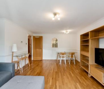 1 Bed Flat, Susan Constant Court, E14 - Photo 3