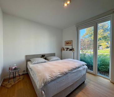 Modern gelijkvloers appartement met ondergrondse staanplaats in Eeklo. - Photo 1