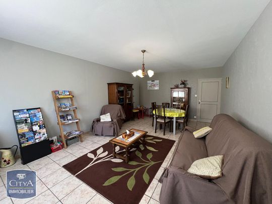 Location Maison 3 pièces 97m² LA TOUR ST GELIN 37120 - Photo 1