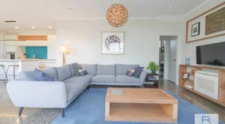 Modern 4BR Kohimarama Haven - Photo 4