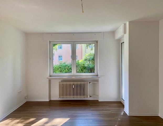 Kurzfristiger Einzug möglich - 2-Zimmer-Wohnung mit Tageslichtbad - Photo 1