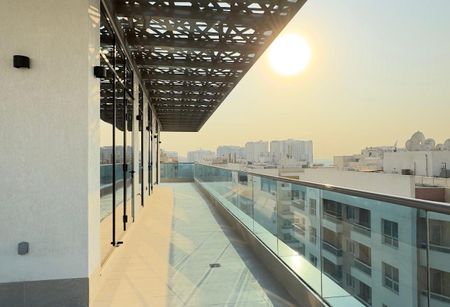 Luxurious 4bhk Brand New Pent House Prime Location - Photo 4