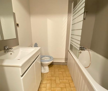 Location Appartement 2 pièces 36m² SAUMUR 49400 - Photo 3