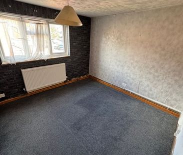 4 Bed Flat, Deacon Road, SO19 - Photo 4