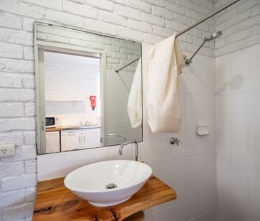 The Jetty Lake House - ALL OUTGOINGS INCLUDED - Over 55's - Photo 2