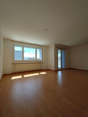 Your apartment: sunny, child-friendly location, large balcony - Photo 1