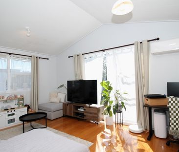 1/11 Liston Street, Northcote, Auckland - Photo 3