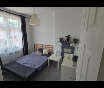 1 Bed Flat, Melfort Road, CR7 - Photo 3