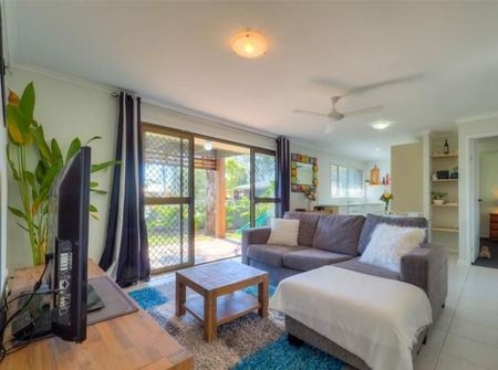 1/3 Heran Court Urangan QLD - Photo 2