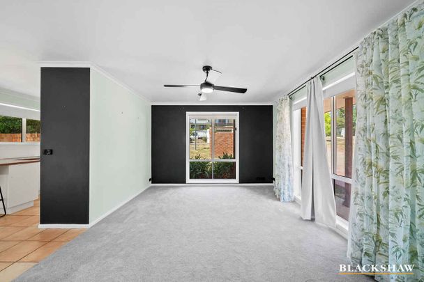Spacious, Fully Detached Townhouse in a Quiet Queanbeyan Pocket - Photo 1