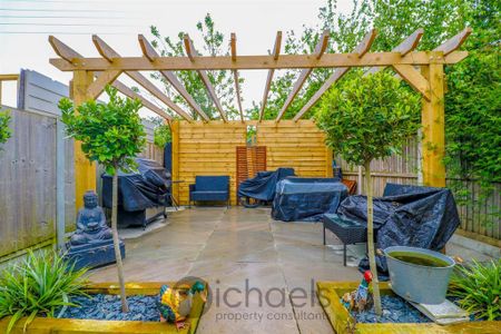 2 bedroom semi-detached house to rent - Photo 5
