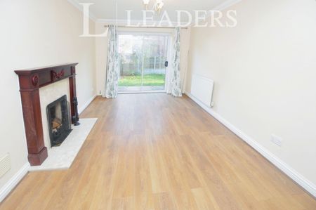 3 bedroom house to rent Worsdell Way, Colchester, CO4 - Photo 3
