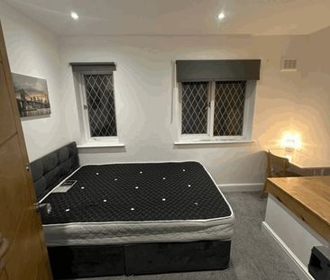 Room in a Shared House, Hayfield Yard, E1 - Photo 3