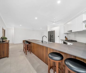 Elevated Home With Pool - Photo 5