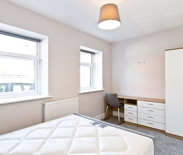 Luxury 2 bedroom apartment with 2 bathrooms - Photo 2